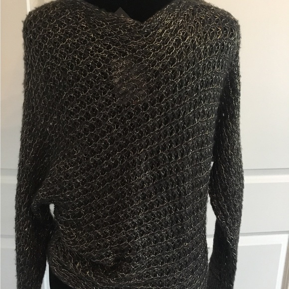 Knitted black and gold thread metallic pull on sweater. Jessica Simpson - Picture 3 of 5
